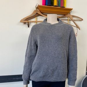 SOL women’s XL 100% baby alpaca sweater with beautiful knit details